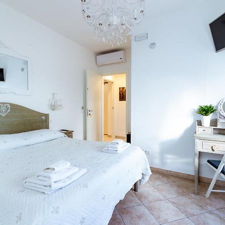 "6 In Centro" Guest House San Remo Buitenkant foto