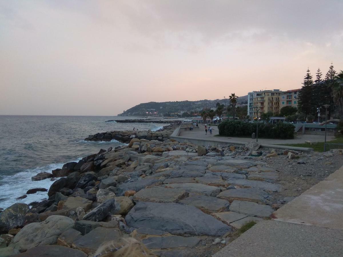"6 In Centro" Guest House San Remo Buitenkant foto