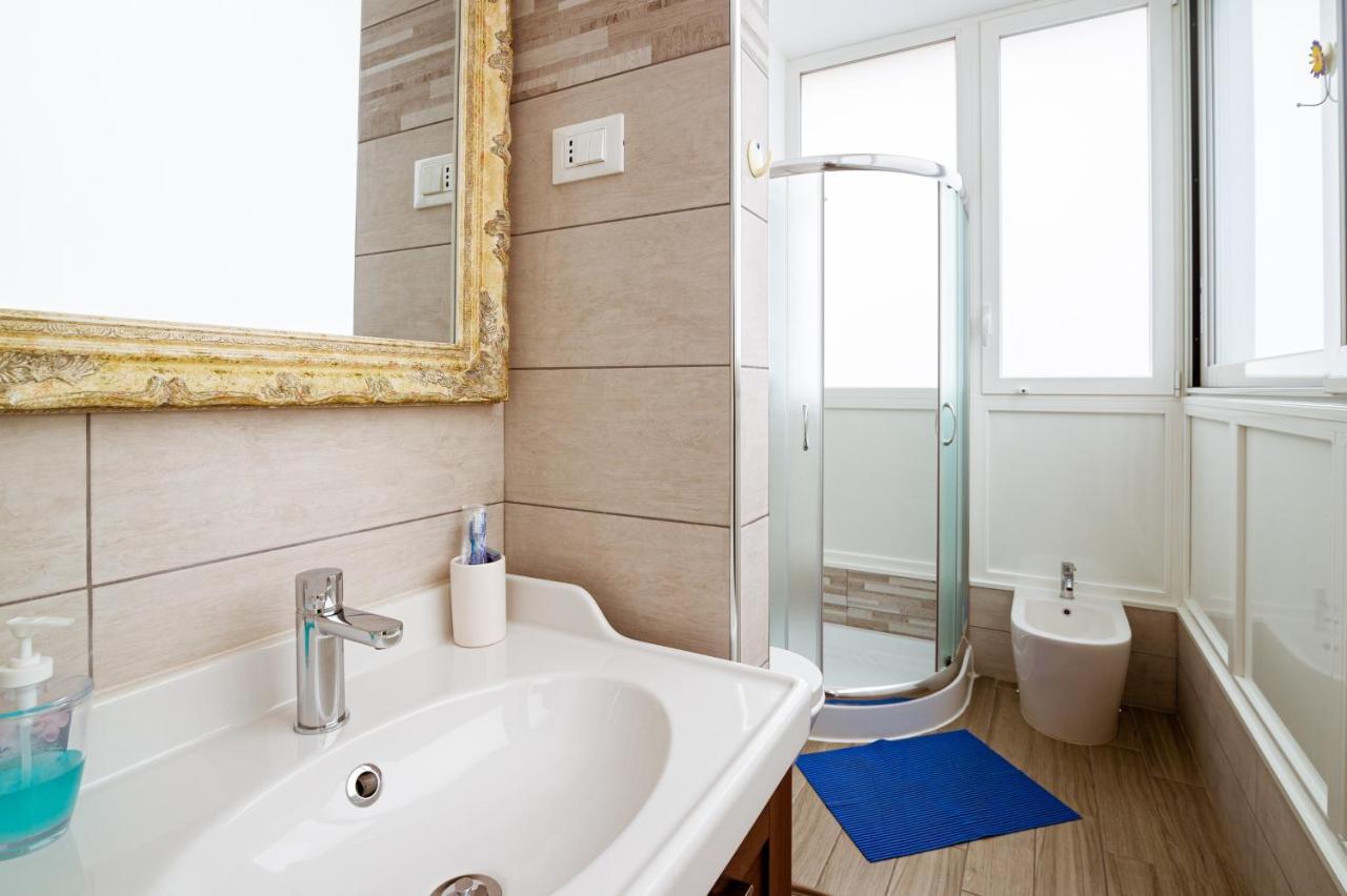 "6 In Centro" Guest House San Remo Buitenkant foto