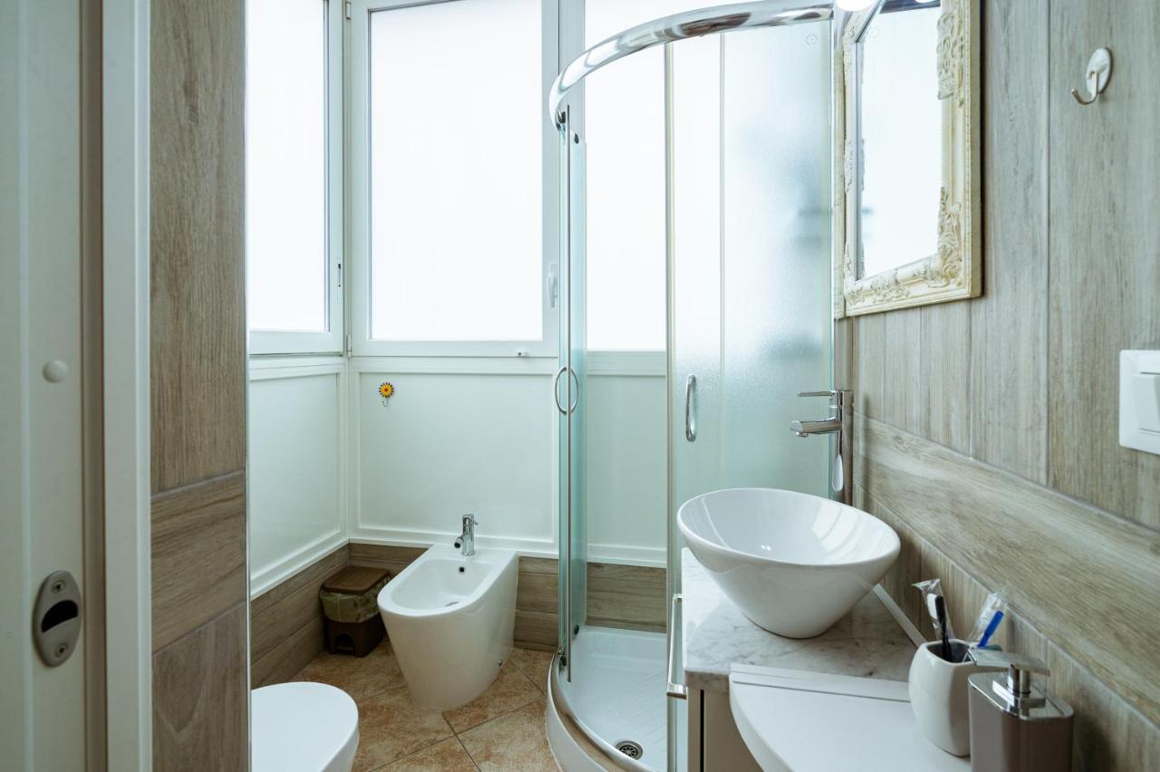 "6 In Centro" Guest House San Remo Buitenkant foto