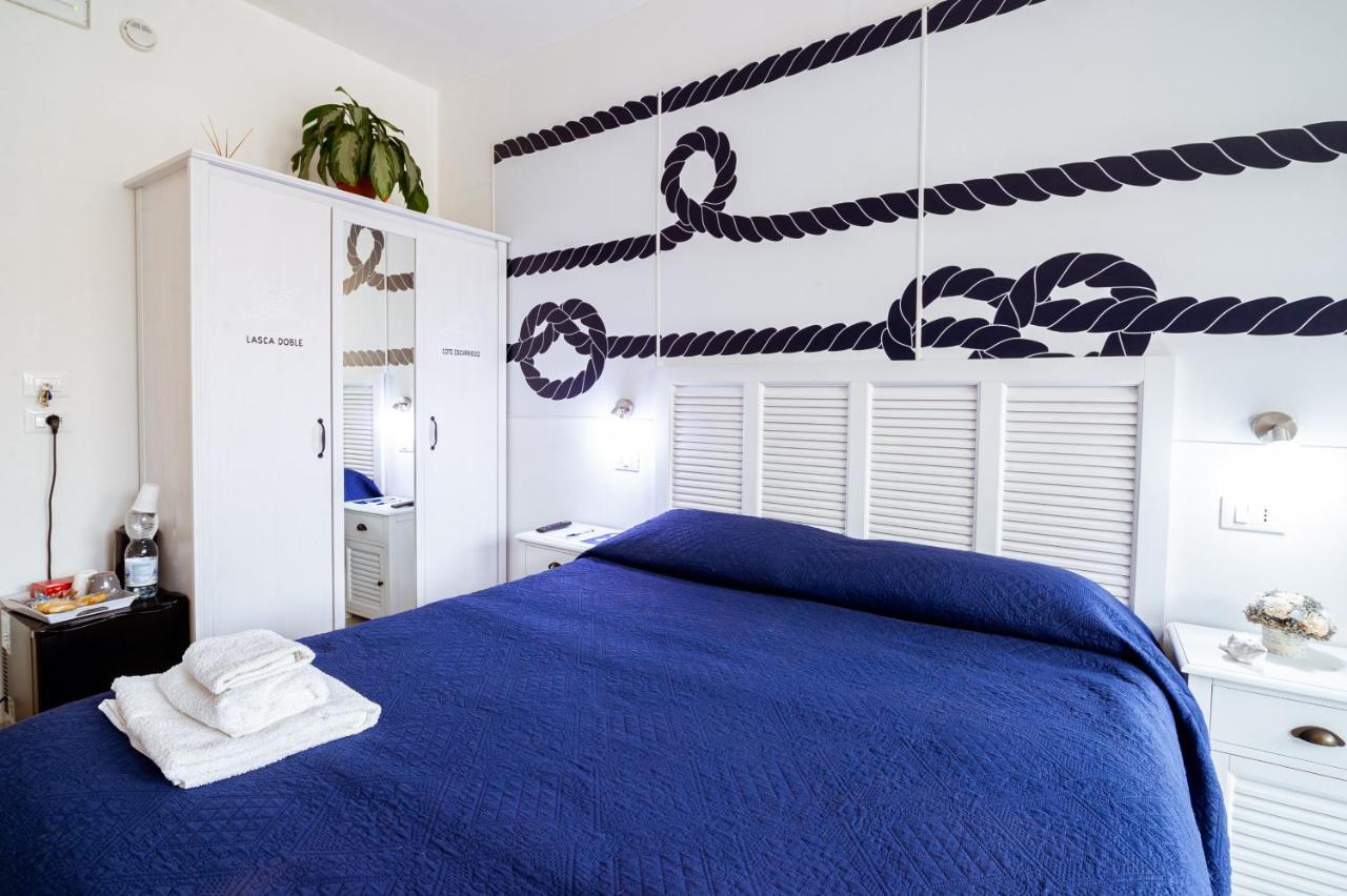 "6 In Centro" Guest House San Remo Buitenkant foto
