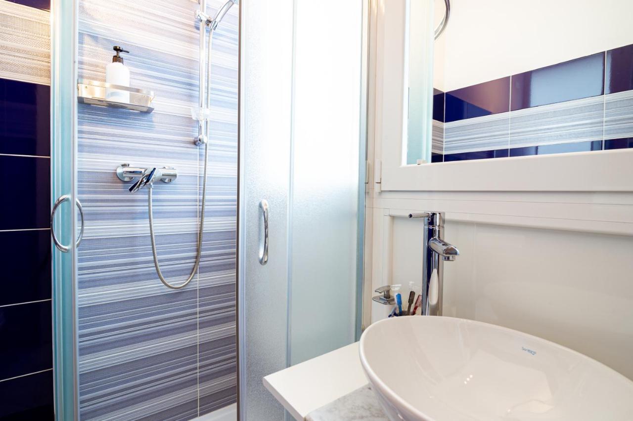 "6 In Centro" Guest House San Remo Buitenkant foto